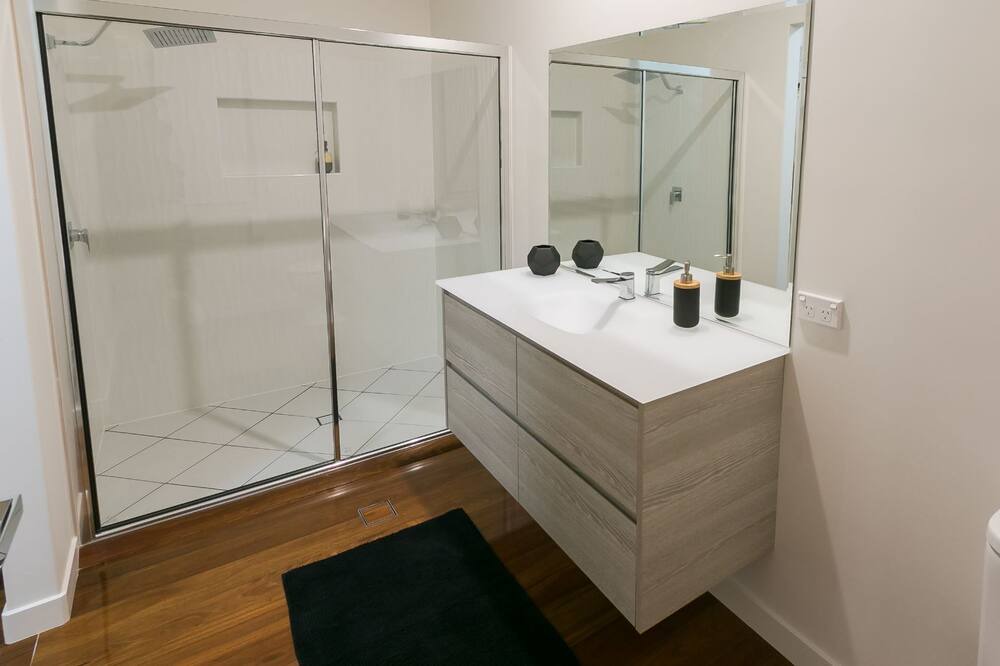 Photo of Bathroom in Pialba