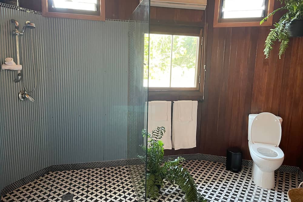 Photo of Bathroom in Currumbin Valley