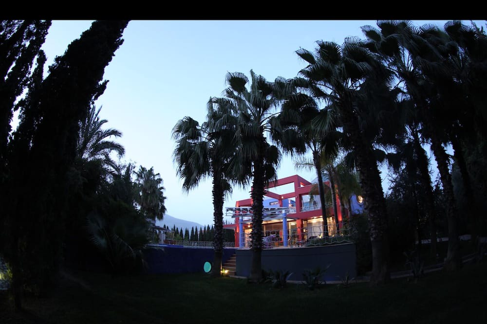 Photo of Others in Eretria