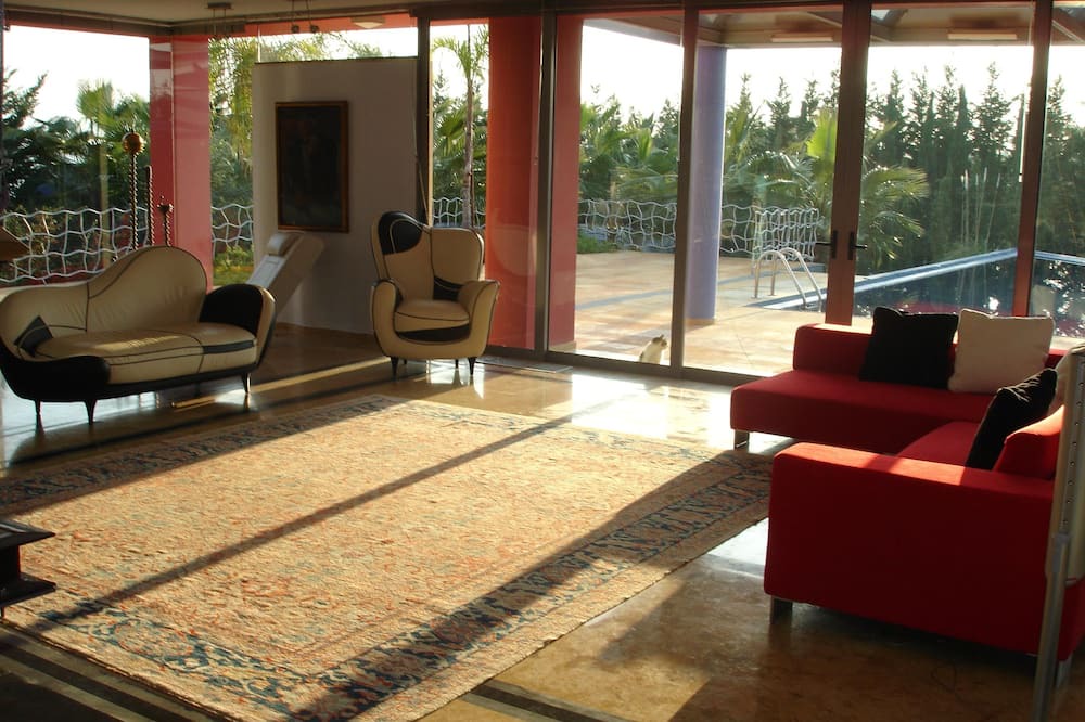 Photo of Livingroom in Eretria
