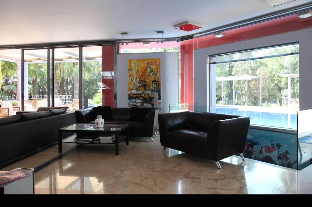 Photo of Livingroom in Eretria