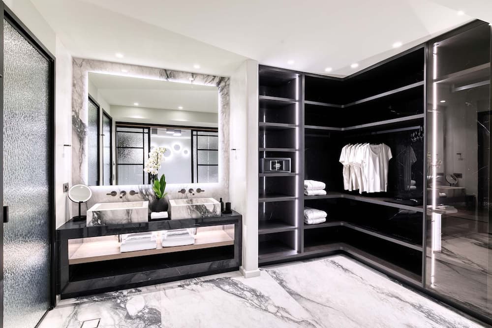 Photo of Bathroom in Paraga