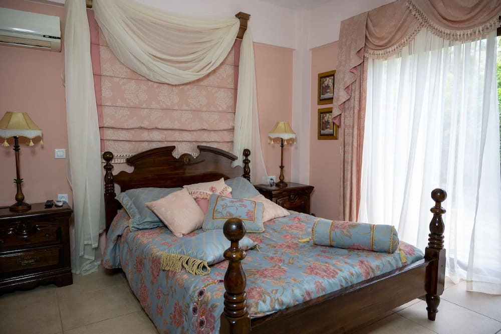 Photo of Bedroom in Plaka