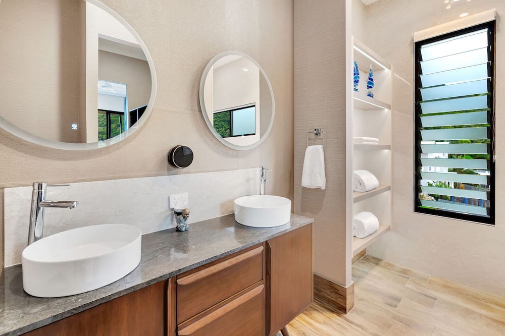 Photo of Bedroom in Bayview Heights
