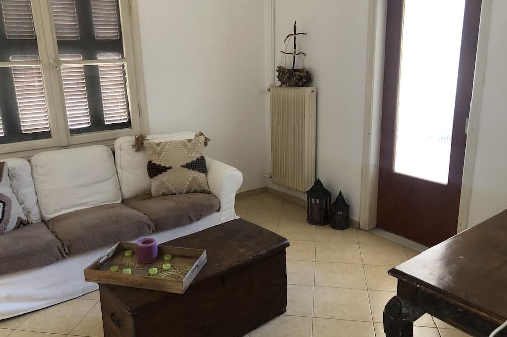 Photo of Livingroom in Skyros Town