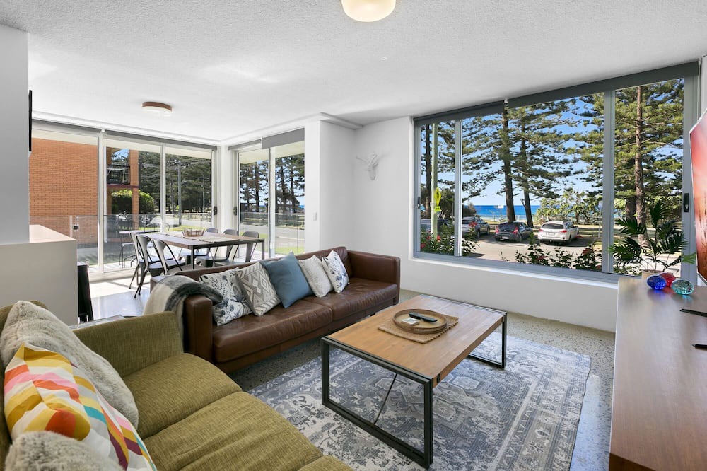 Photo of Livingroom in Burleigh Heads