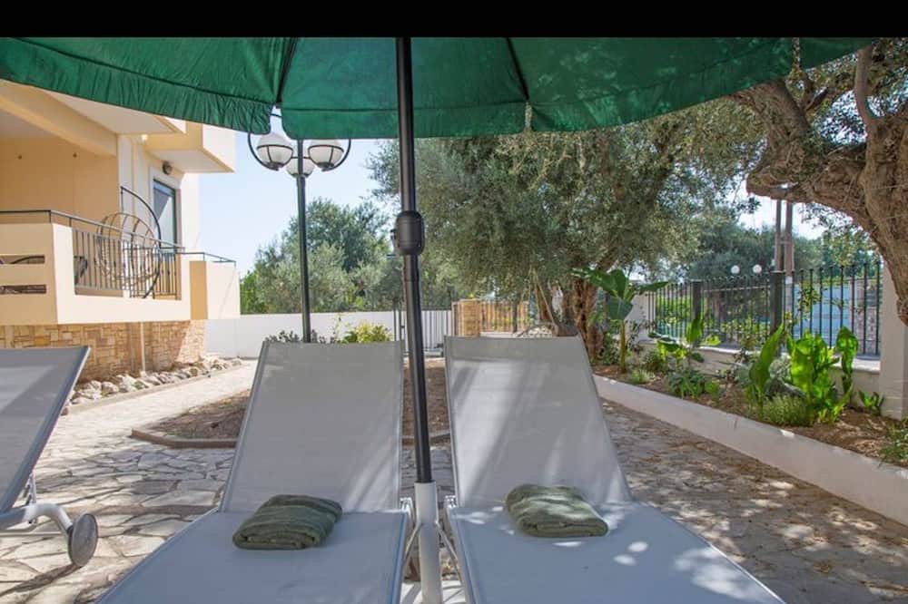 Photo of Patio Balcony in Aigialeia