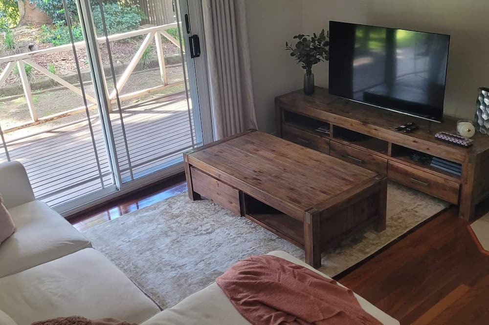Photo of Livingroom in Cedar Creek