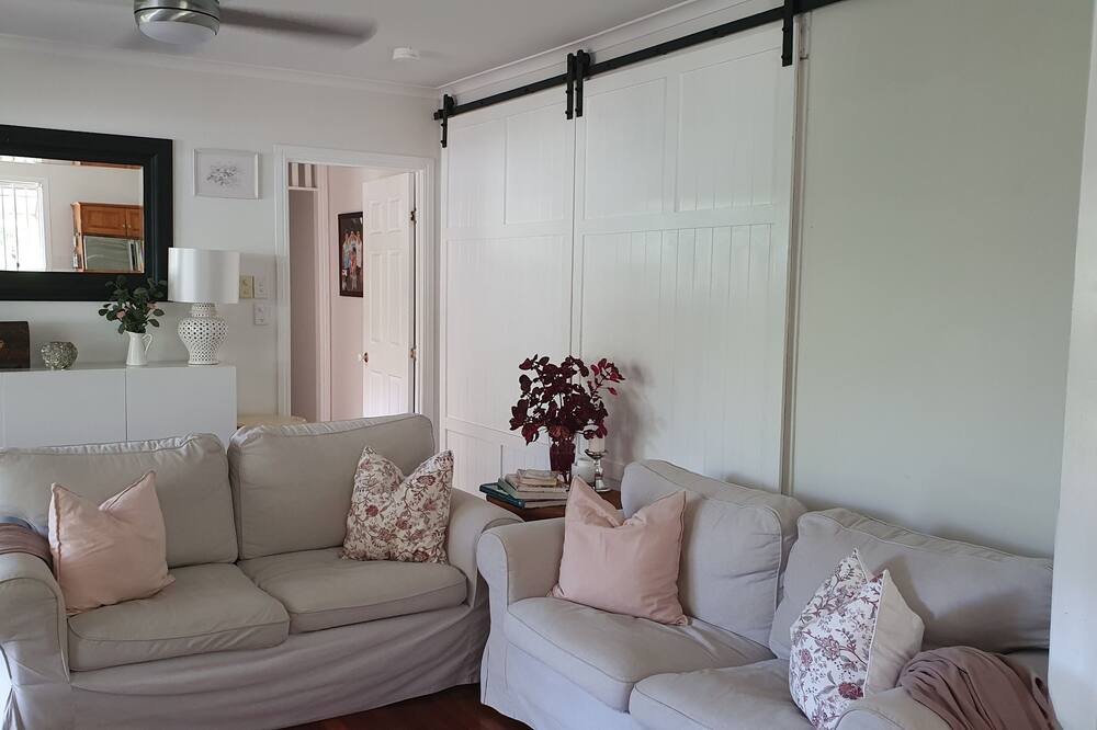 Photo of Livingroom in Cedar Creek