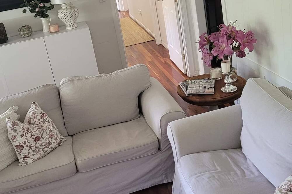 Photo of Livingroom in Cedar Creek