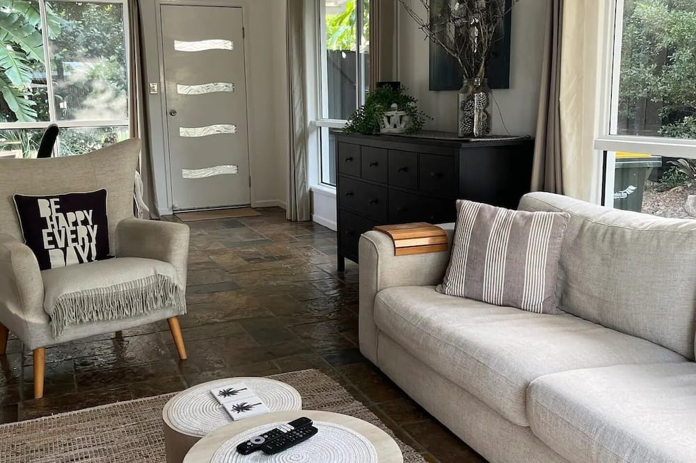 Photo of Livingroom in Sandstone Point