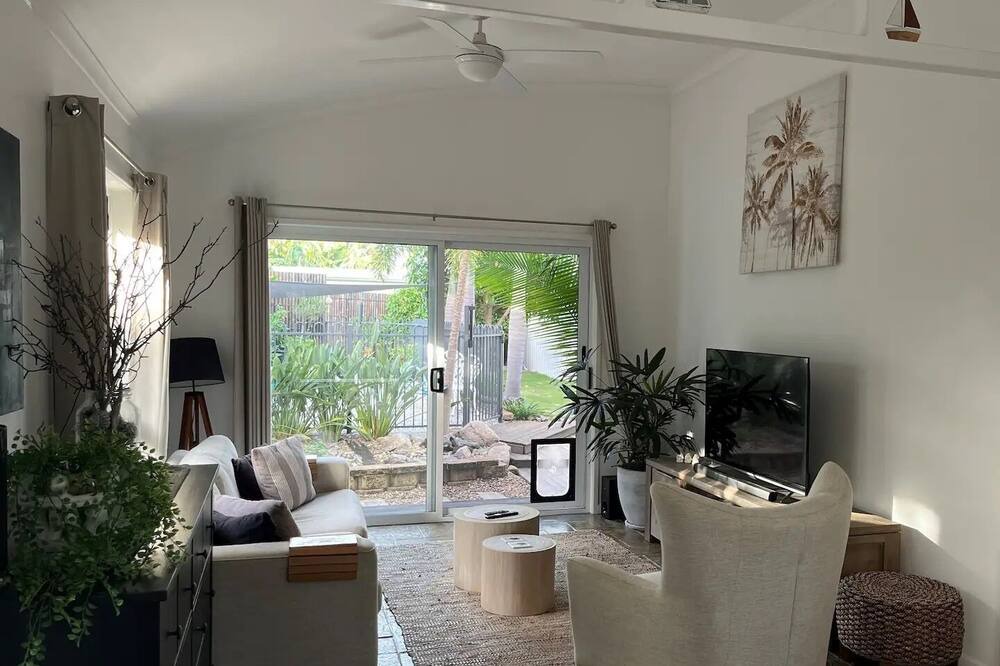 Photo of Livingroom in Sandstone Point