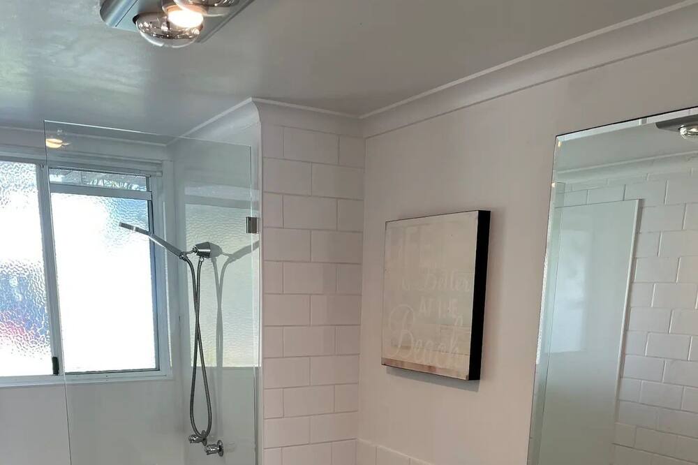 Photo of Bathroom in Sandstone Point
