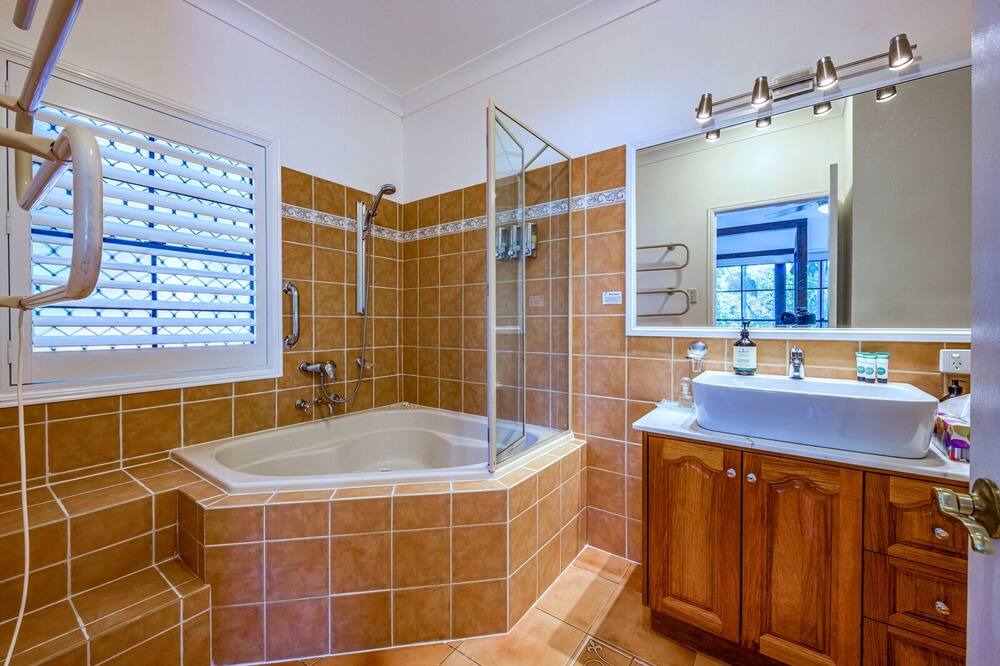 Photo of Bathroom in North Tamborine