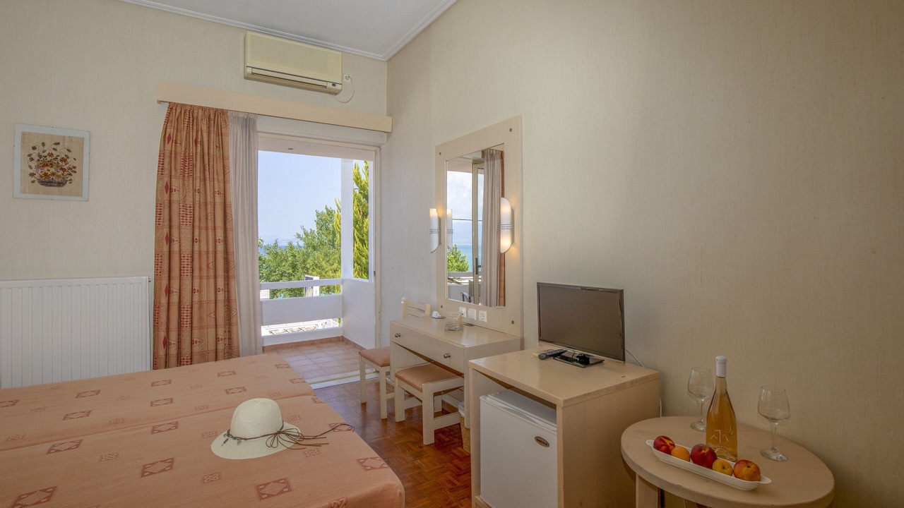 Photo of Bedroom in Kamena Vourla