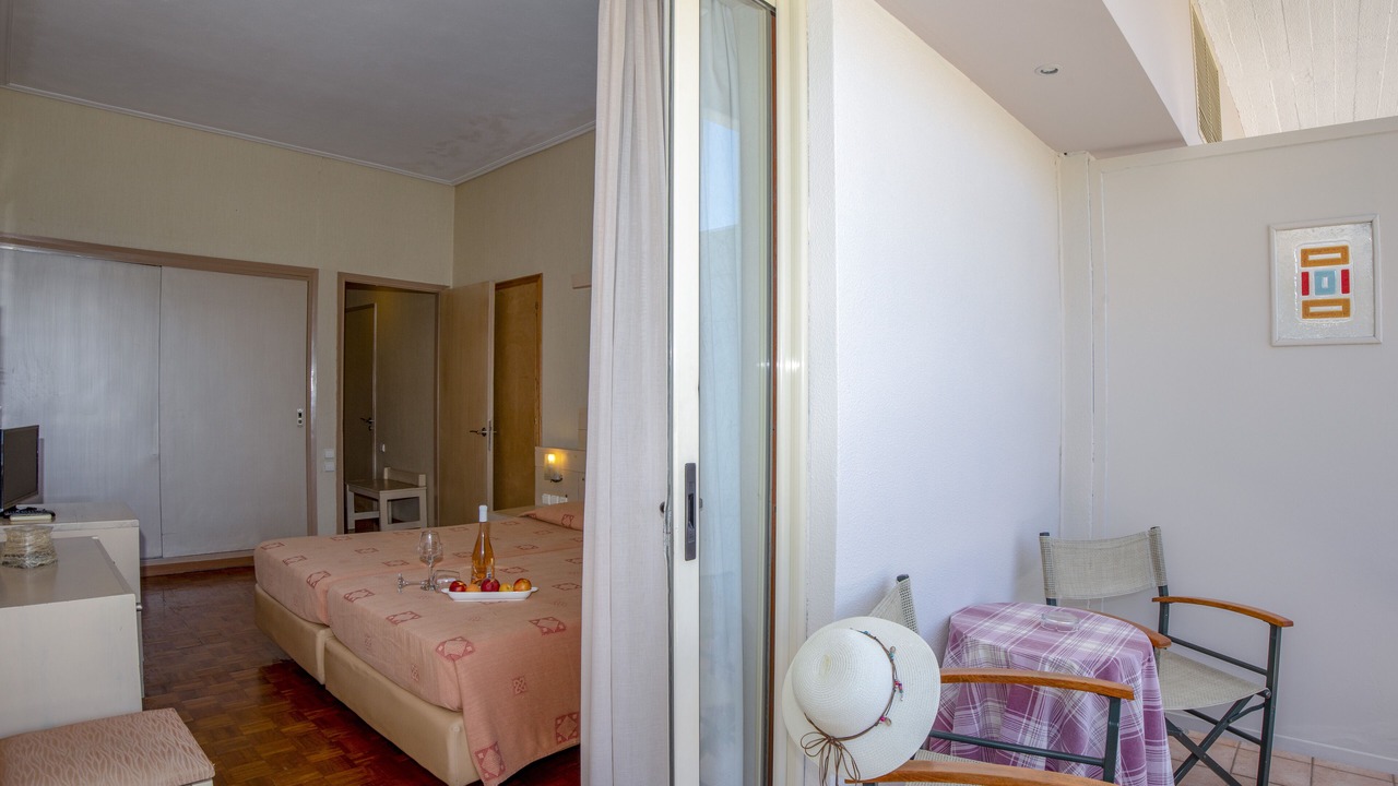 Photo of Bedroom in Kamena Vourla