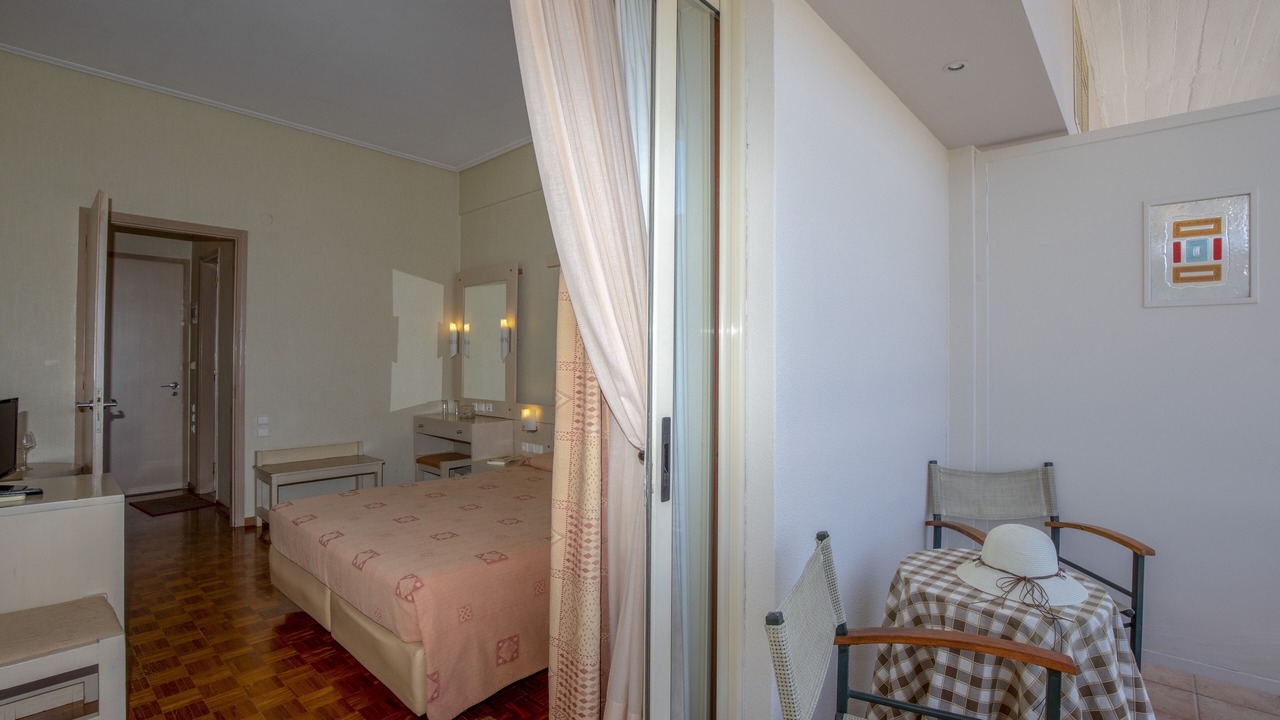 Photo of Bedroom in Kamena Vourla