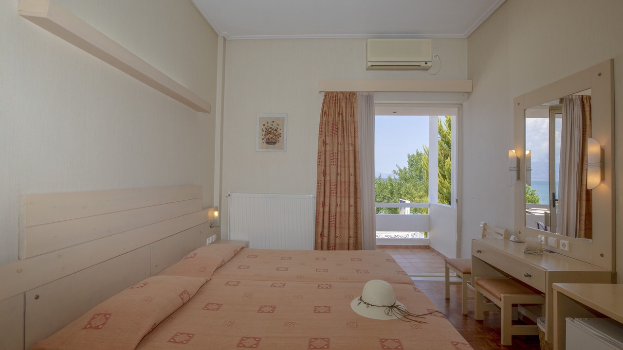 Photo of Bedroom in Kamena Vourla