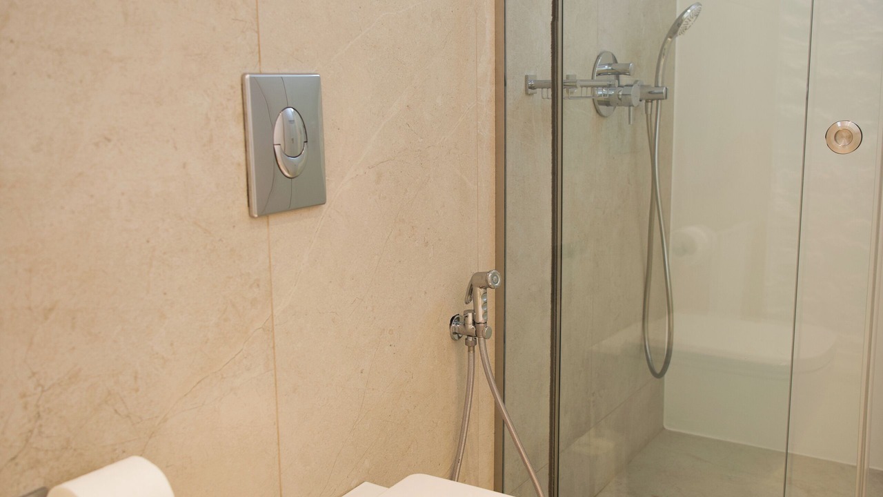 Photo of Bathroom in Glastros