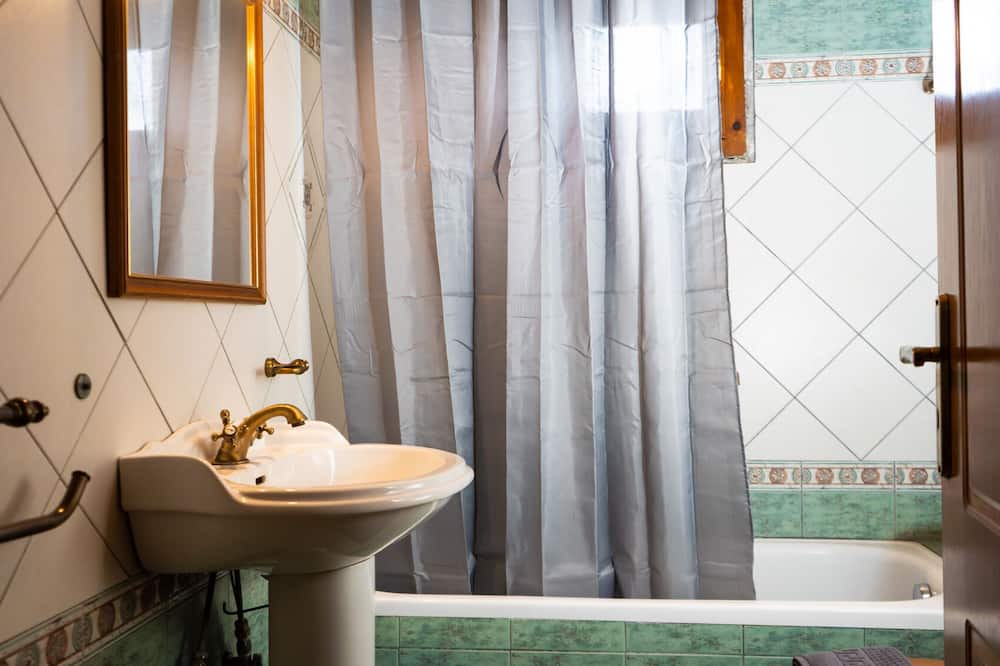 Photo of Bathroom in Peristera