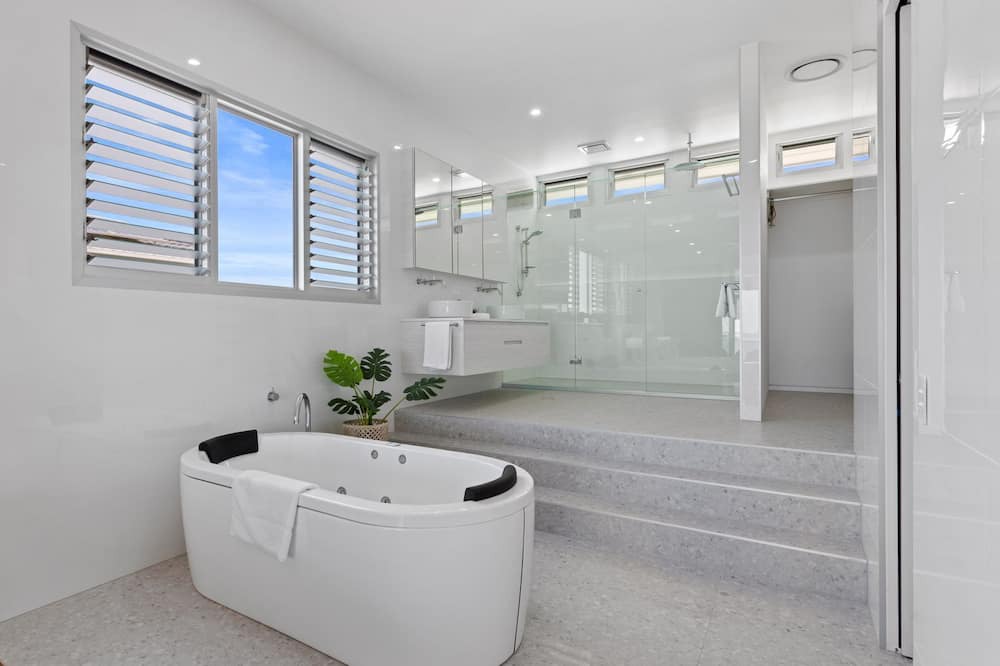 Photo of Bathroom in Castaways Beach