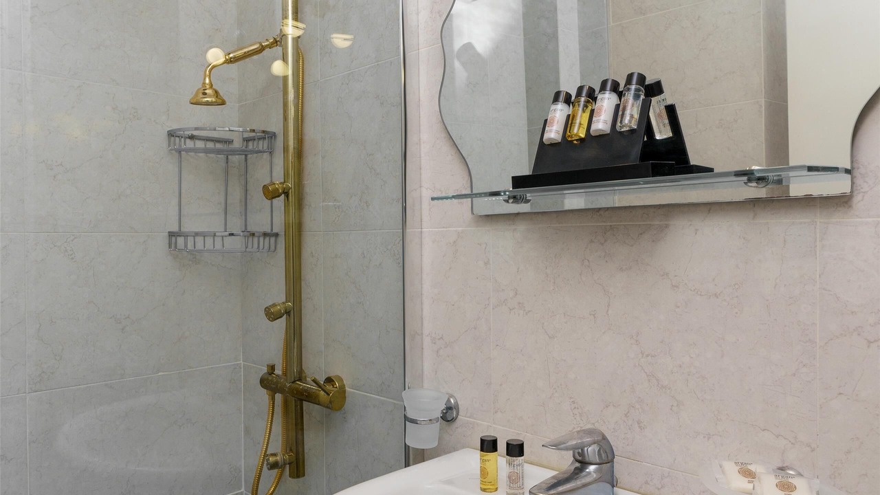 Photo of Bathroom in Amarinthos