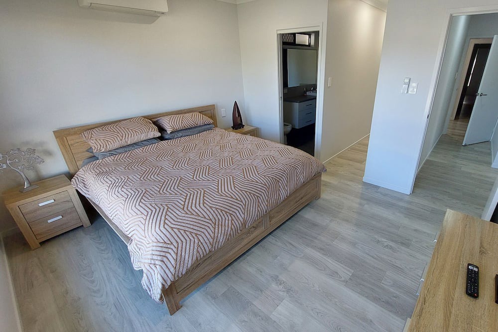 Photo of Bedroom in Elliott Heads