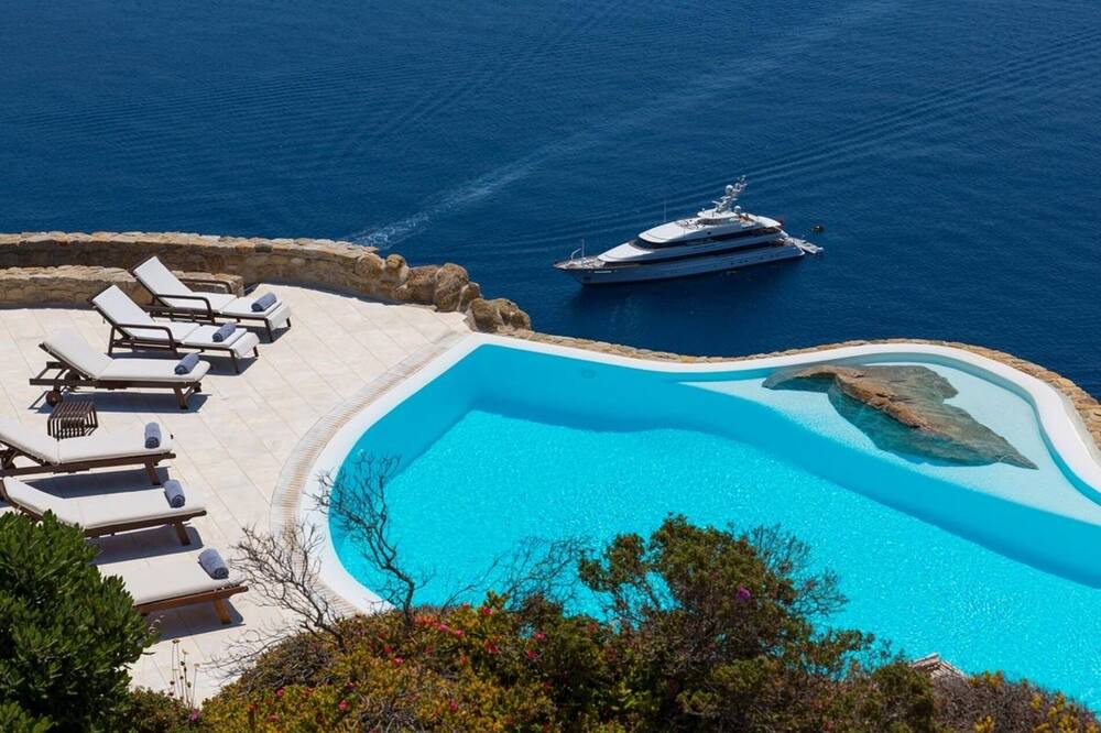 Photo of Outdoor in Glastros