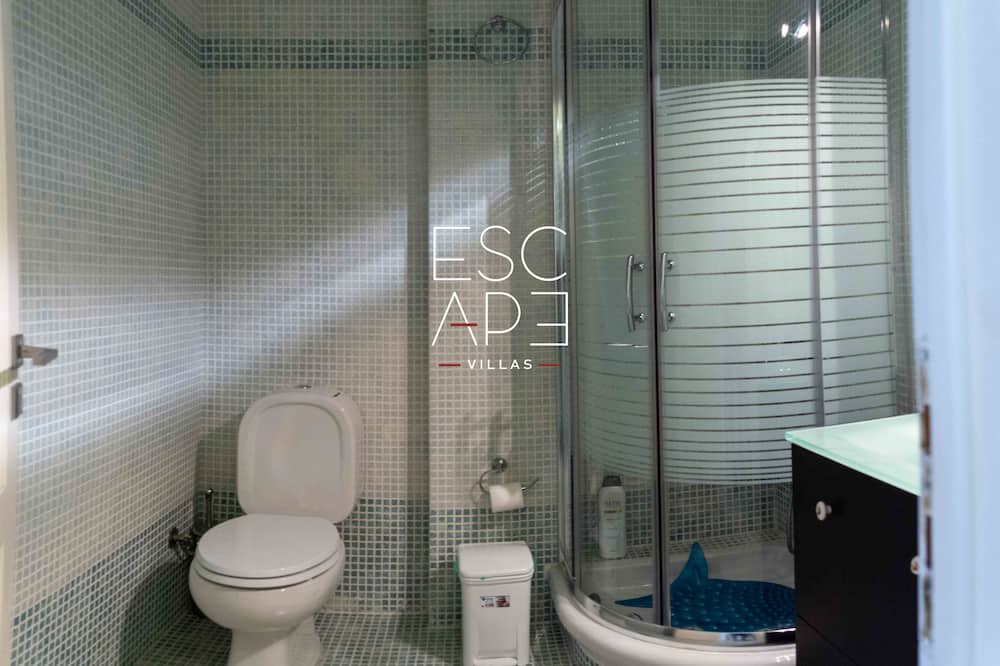 Photo of Bathroom in Plepi