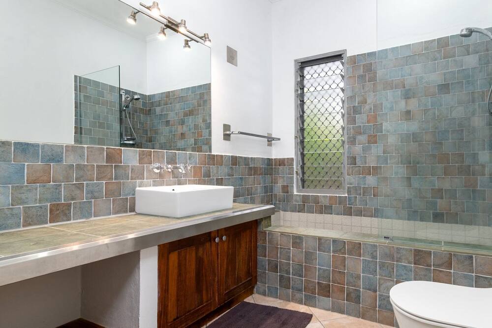 Photo of Bathroom in Craiglie