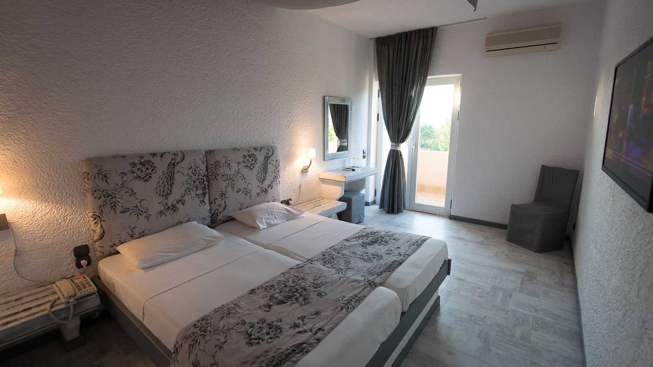 Photo of Bedroom in Longos
