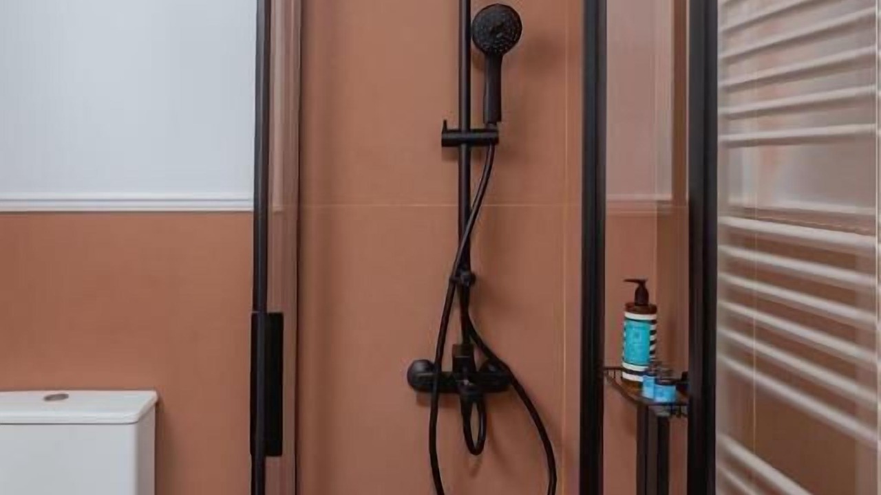 Photo of Bathroom in Ioannina Town Centre