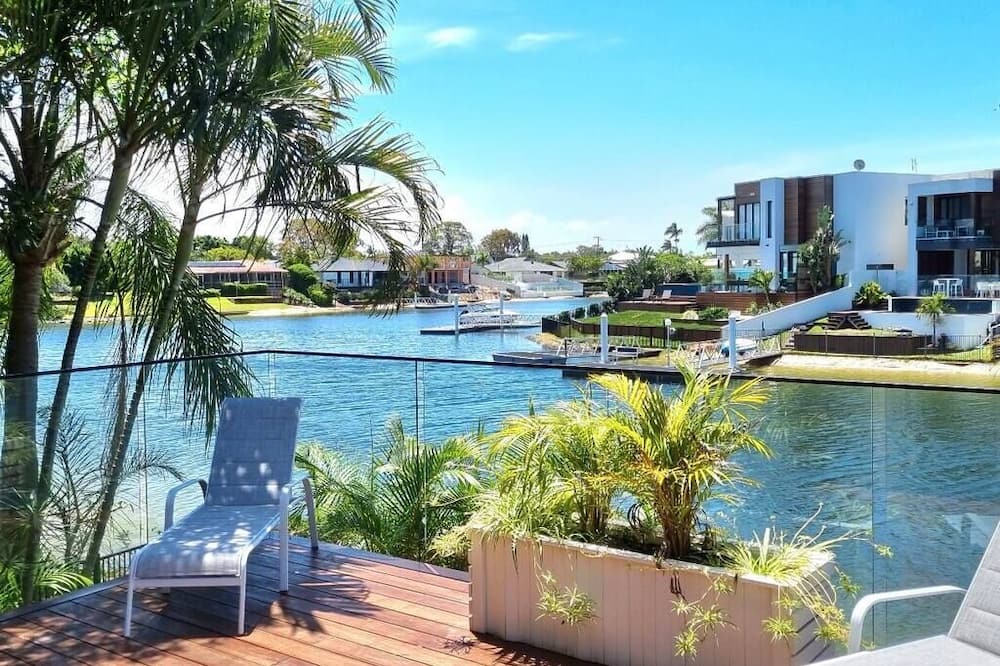 Photo of Others in Broadbeach Waters