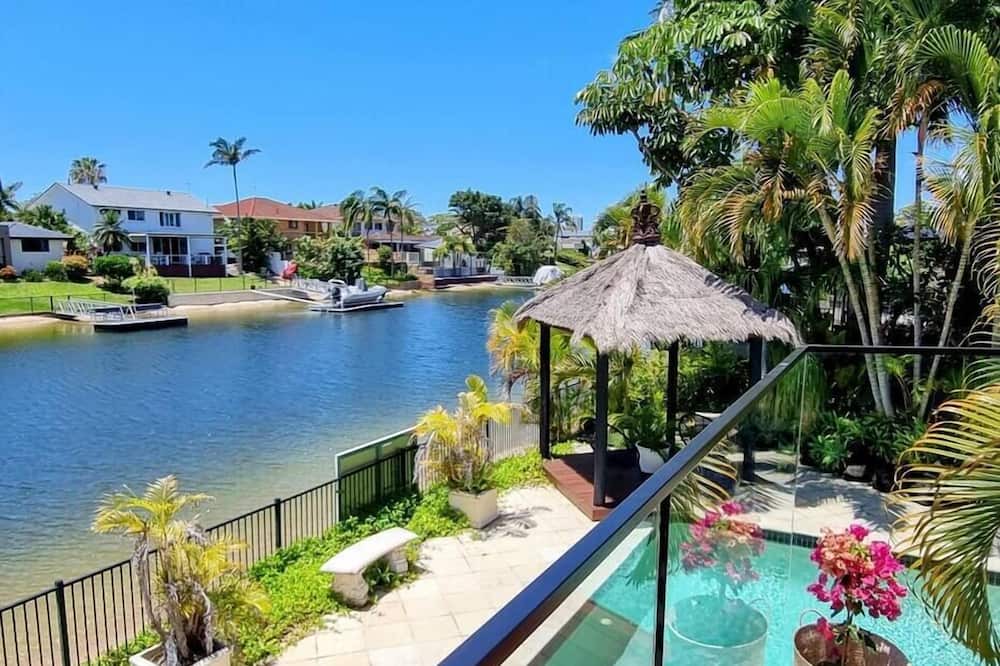 Photo of Outdoor in Broadbeach Waters