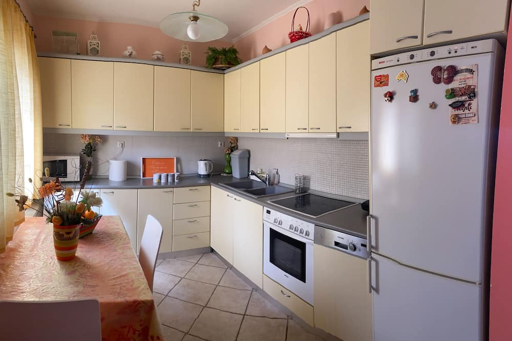 Photo of Kitchen in Corinthia Region