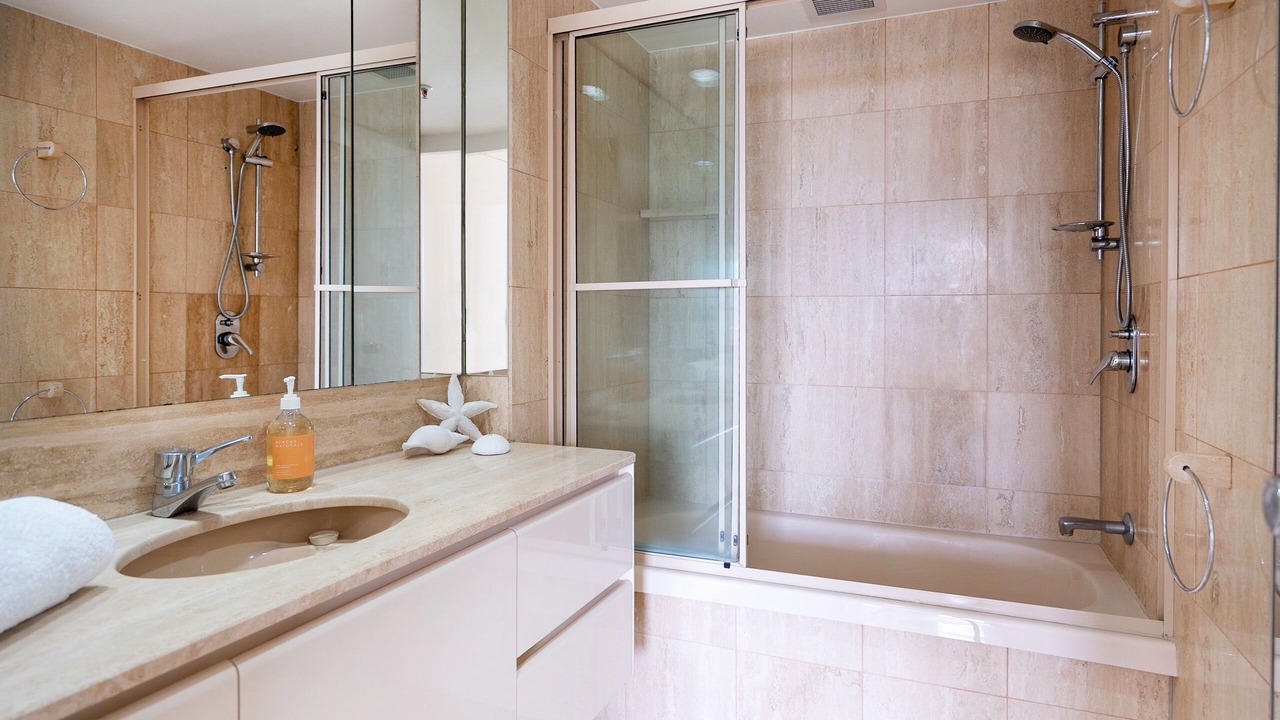 Photo of Bathroom in Main Beach