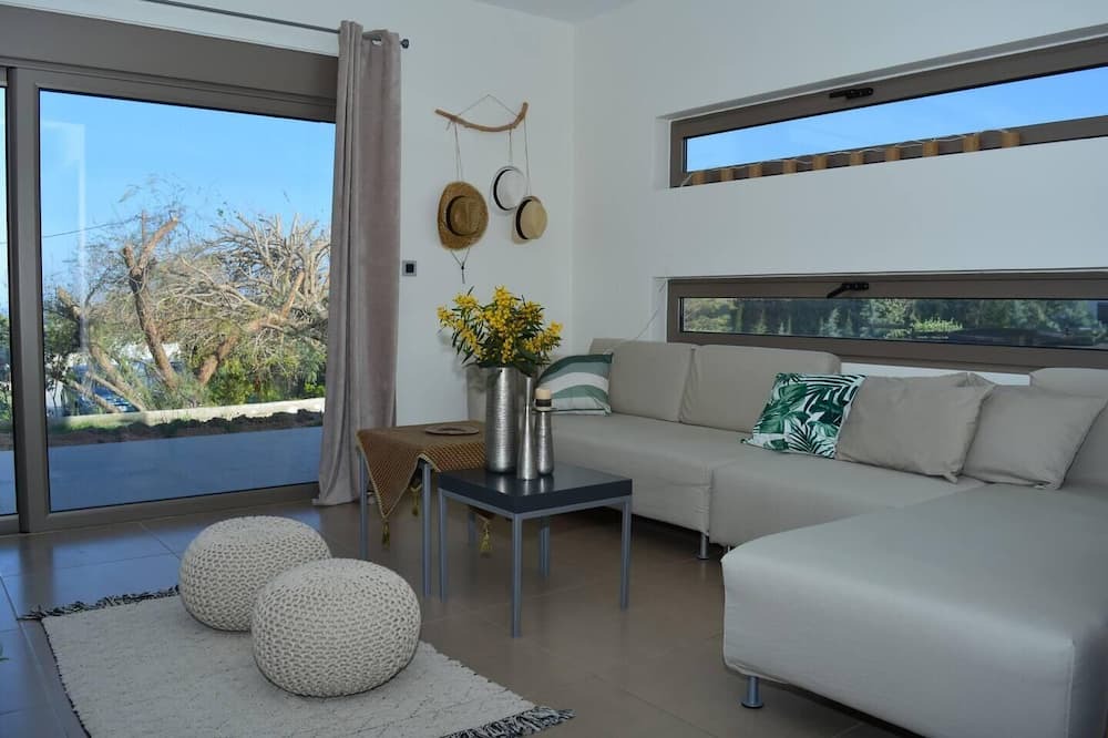 Photo of Livingroom in Asgourou