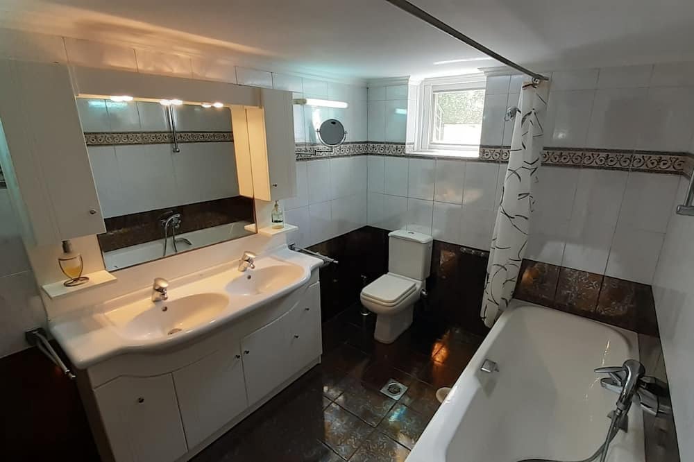 Photo of Bathroom in Galatas