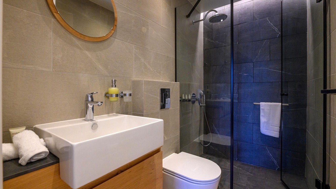 Photo of Bathroom in Lefktron