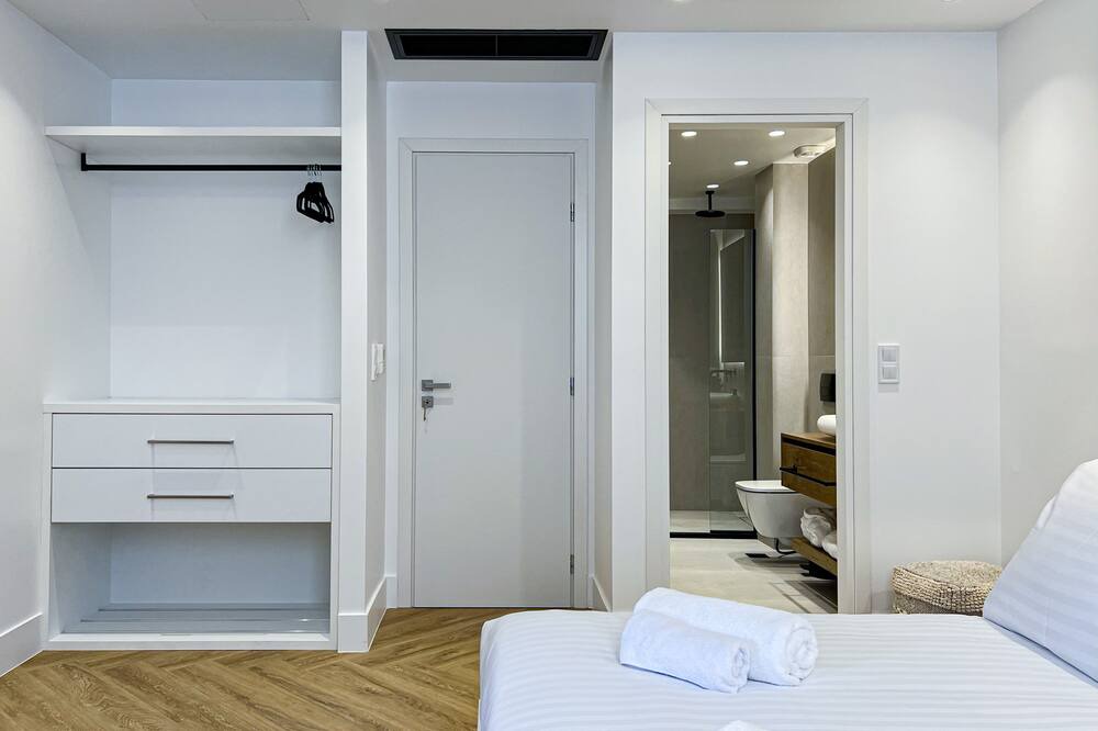 Photo of Bathroom in Neos Kosmos