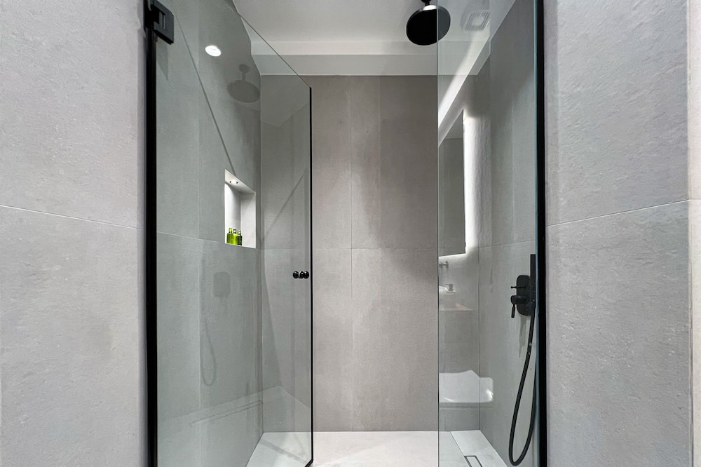 Photo of Bathroom in Neos Kosmos