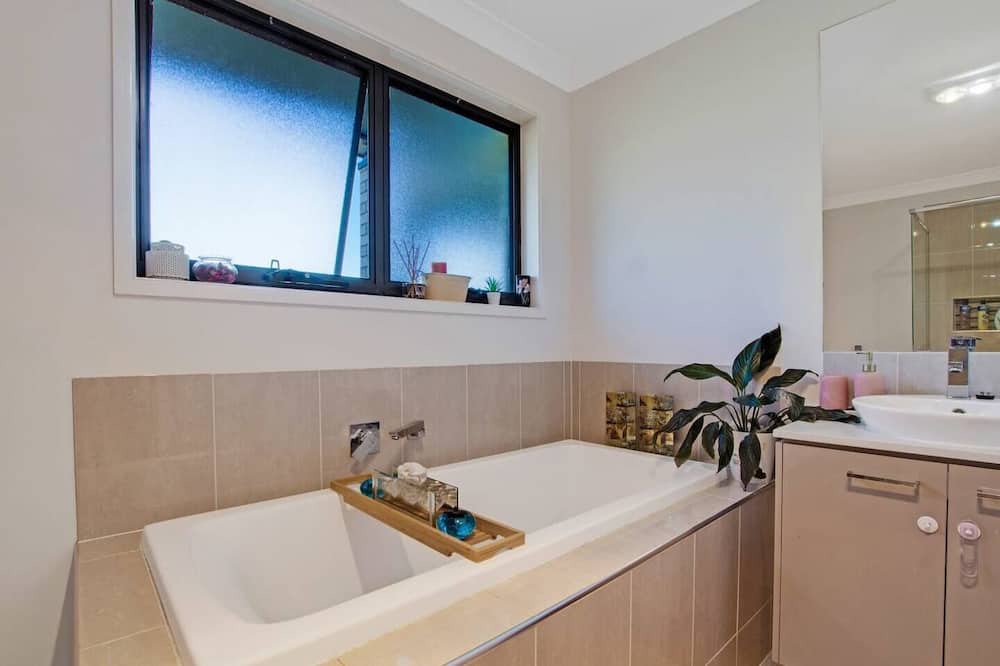 Photo of Bathroom in Jimboomba