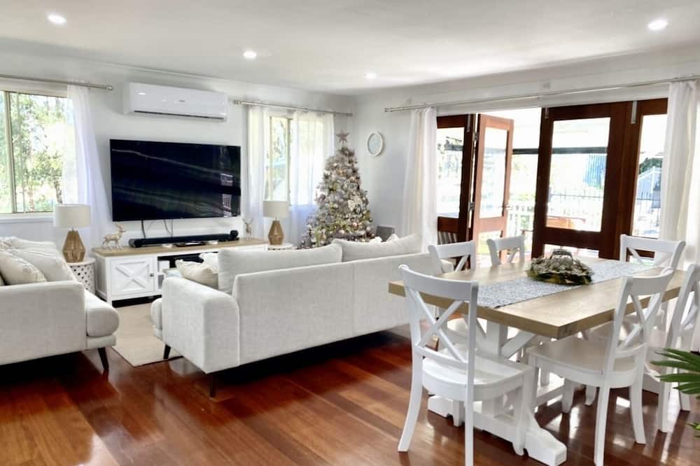Photo of Livingroom in Capalaba