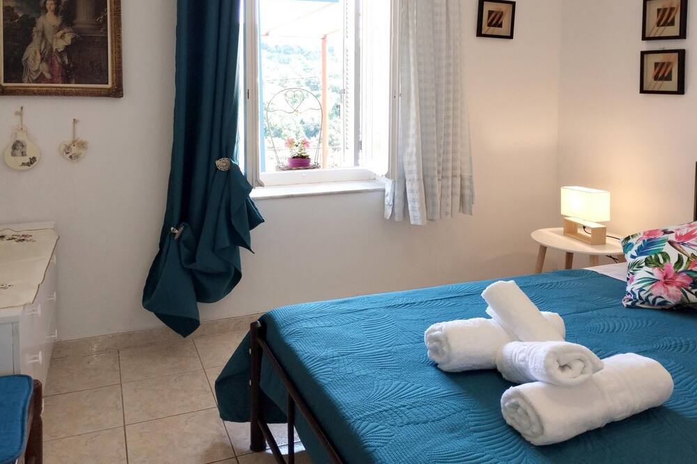 Photo of Bedroom in Afetai