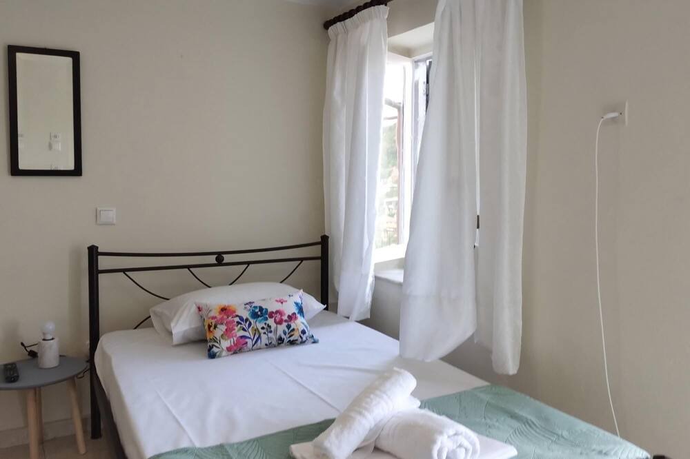 Photo of Bedroom in Afetai