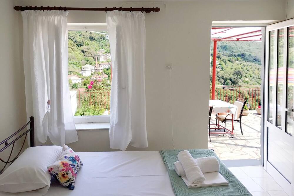 Photo of Bedroom in Afetai
