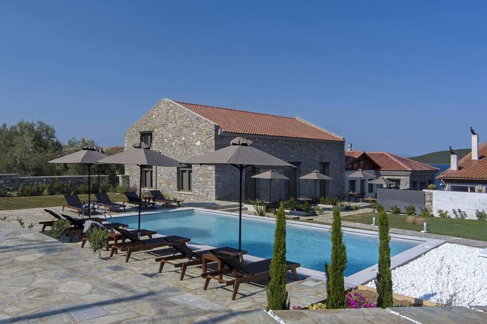 Photo of Outdoor in Sourpi