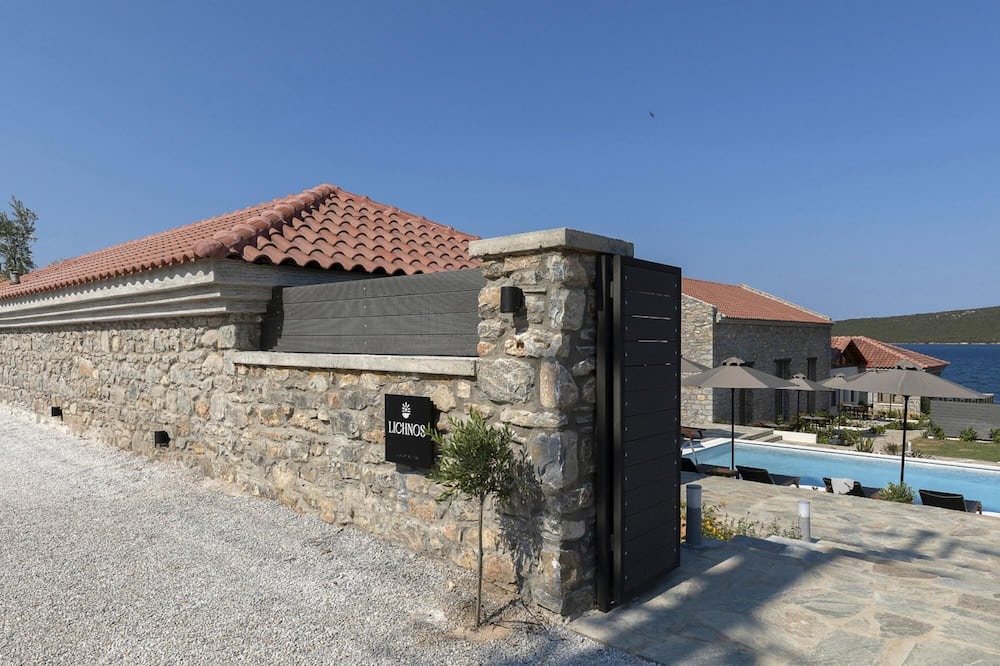 Photo of Outdoor in Sourpi