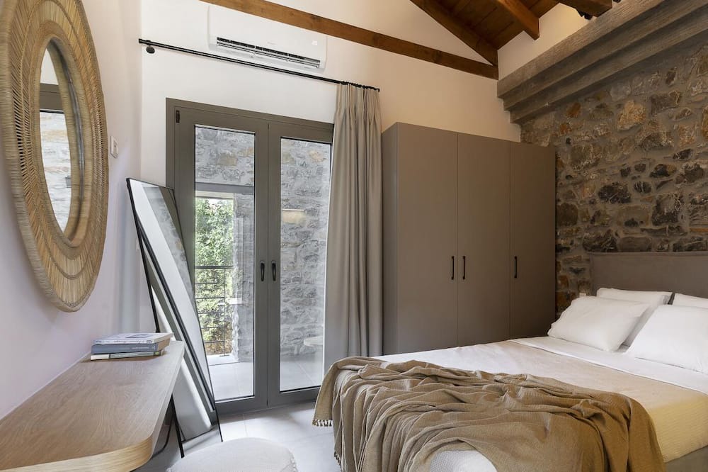 Photo of Bedroom in Sourpi
