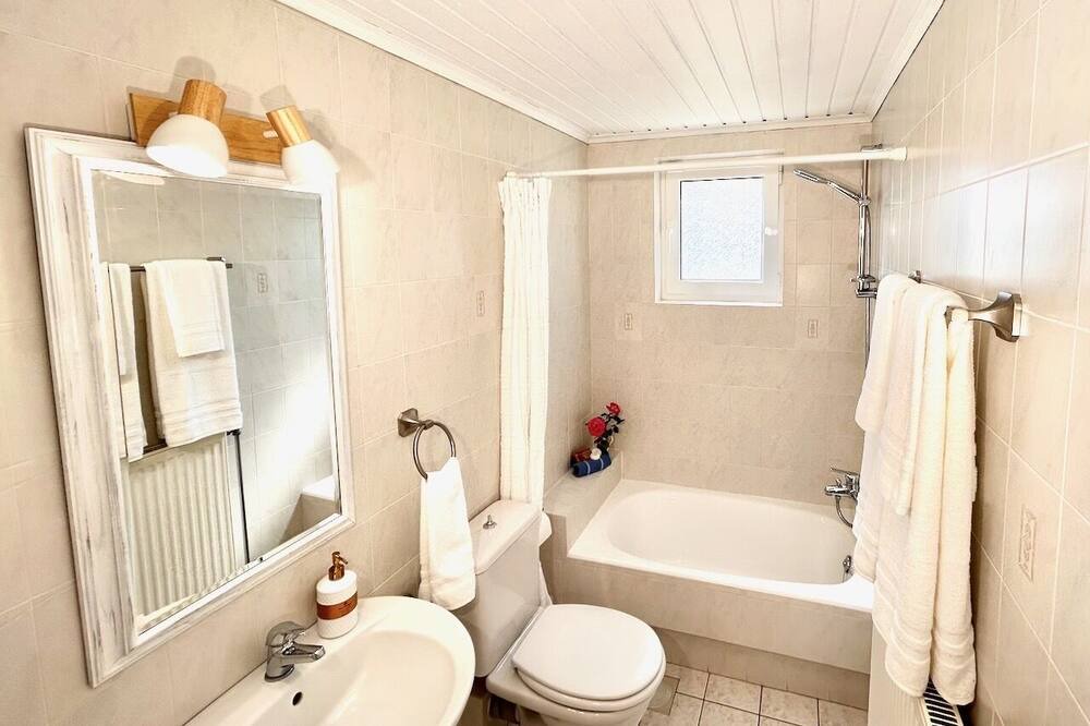Photo of Bathroom in Kato Diminio